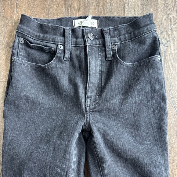 Madewell Jeans.  Women’s size 24. Black, great used condition. Mid Rise Kick Out - Picture 3 of 8